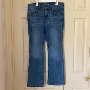 Old Navy Bootcut Jeans, Size 4 short. Gently worn, good condition!